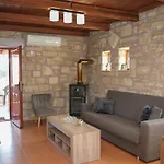 Sundaymar Stone House With Private Hot Tub