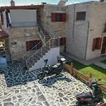 Apartment Sundaymar Stone House With Private Hot Tub *