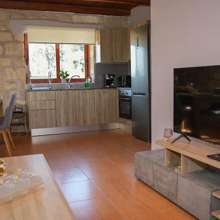 Sundaymar Stone House With Private Hot Tub Chania (Crete)