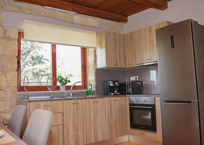 Sundaymar Stone House Apartment