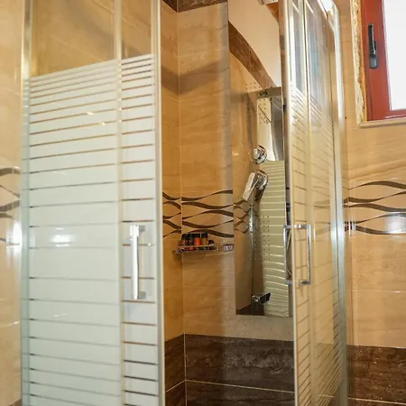 Sundaymar Stone House