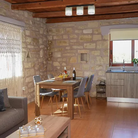 Sundaymar Stone House * خانيا