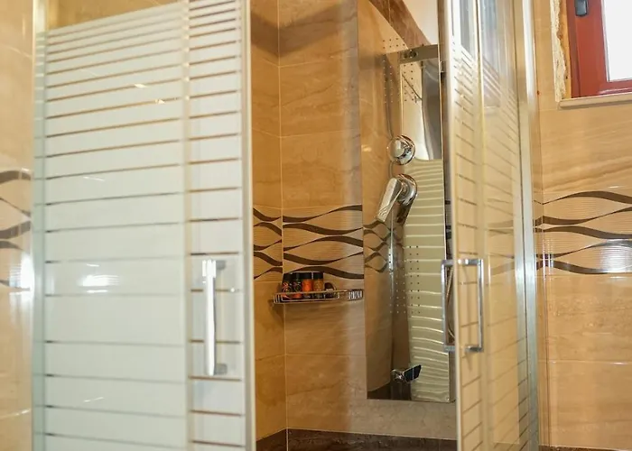 Sundaymar Stone House